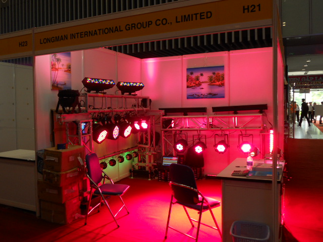 longman exhibition stand with red lights