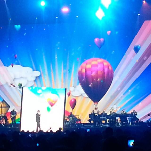 Michael Bublé and other performers