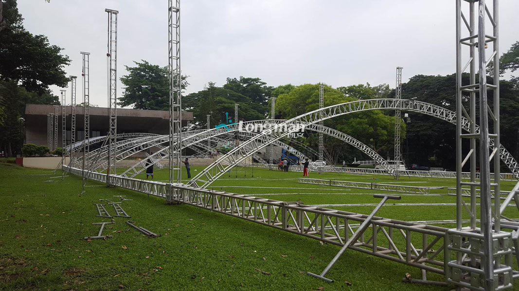 Philippine customer use aluminum stage truss for outdoor event 